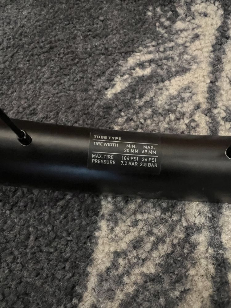 DT SWISS Gravel LN - tyl