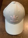 czapka Adidas z daszkiem