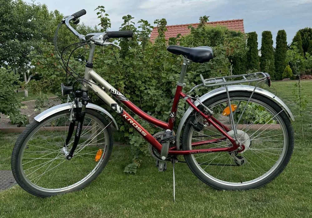 Rower Kross 6th Avenue
Przerzutki Shimano.
Widać normalne śla