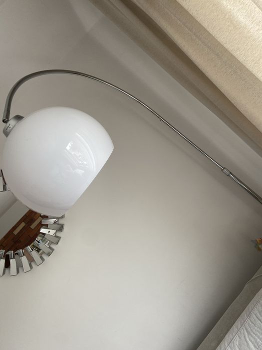 Duża lampa podłogowa