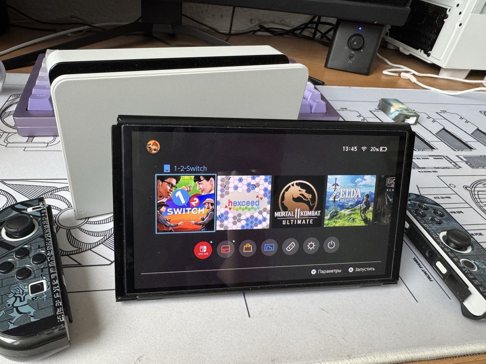 Nintendo Switch OLED + додаткові Joy Con + 2 чохли