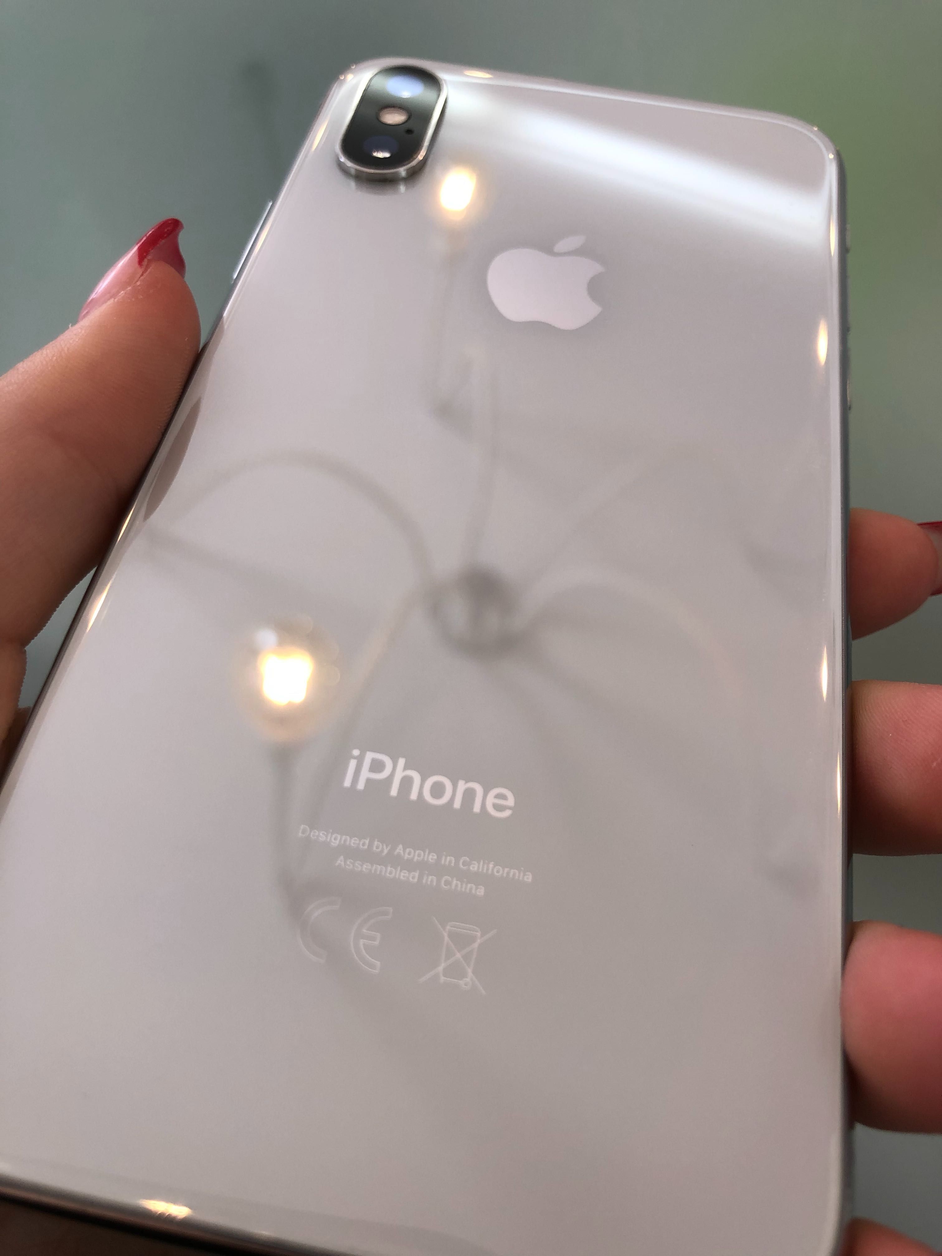 iPhone XS 64gb, com capacidade de bateria de 80%