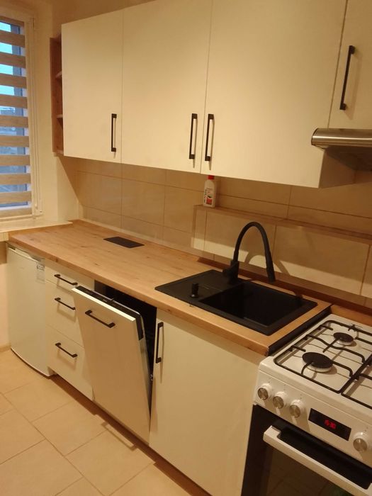 Do wynajęcia 2 pokoje z kuchnią Centrum