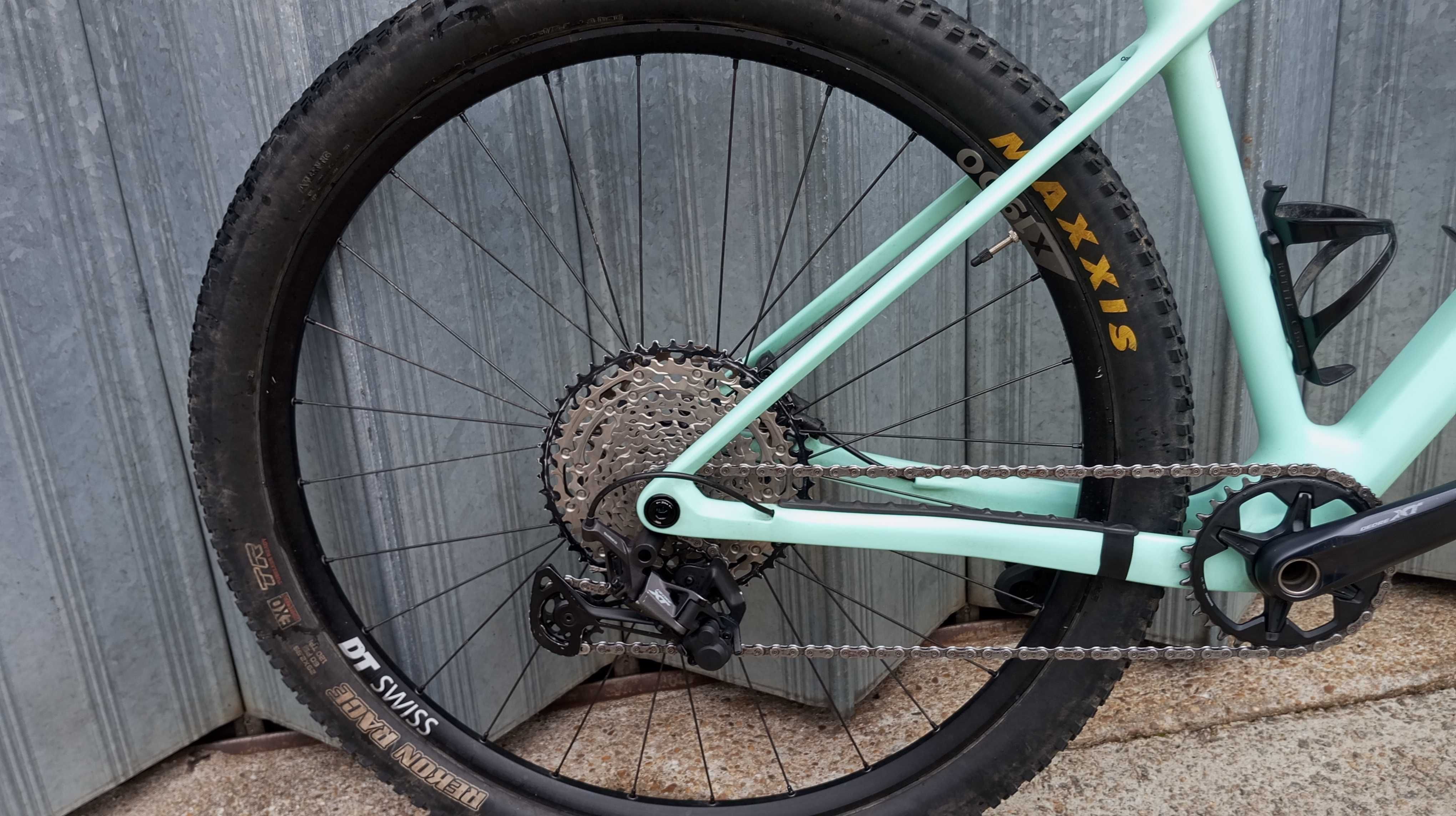 Vendo bicicleta orbea alma excelente estado.