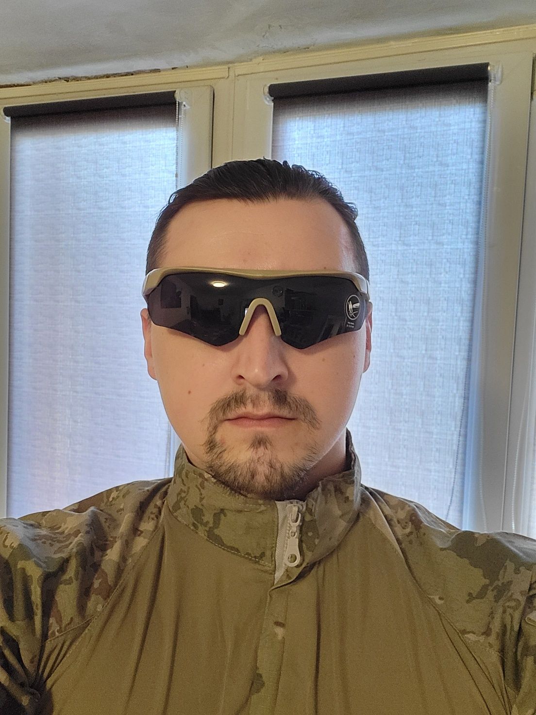 Тактичні окуляри колір пісок , лінзи затемнені