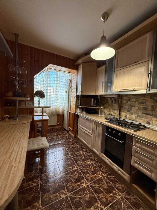 Оренда трикімнатної квартири в рні ПЗР, Епіцентр