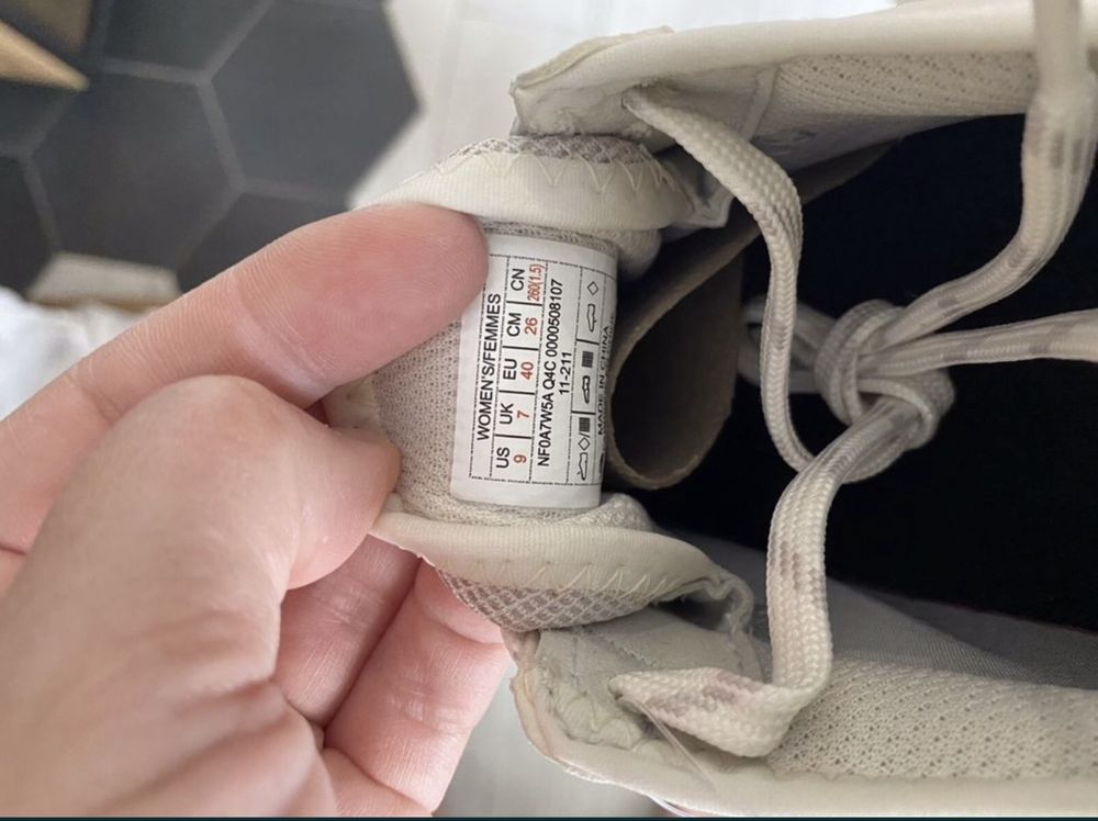Жіночі кроссівки The North face