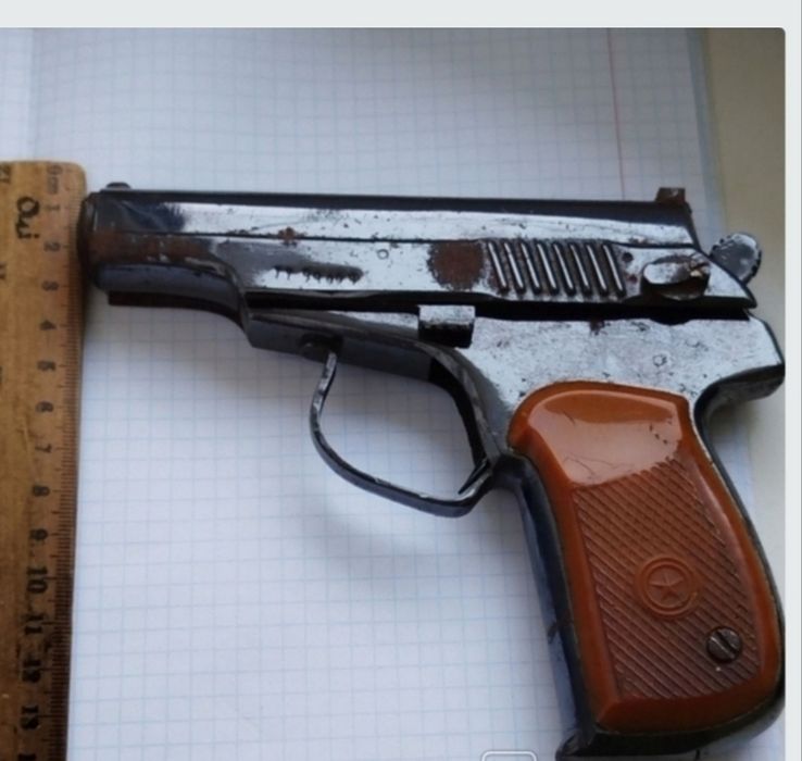 Продам игрушечный пистолет