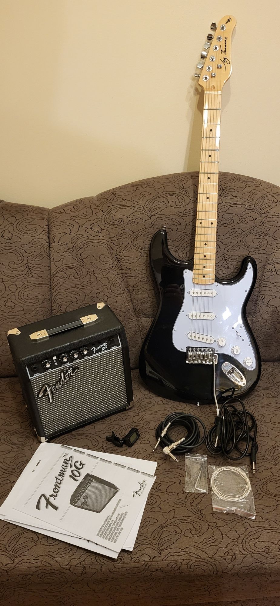 Zestaw gitara JAY TURSER JT-300M i wzmacniacz FENDER Frontman10G Black