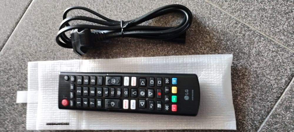 Smart TV LG 50" (126cm) com dano