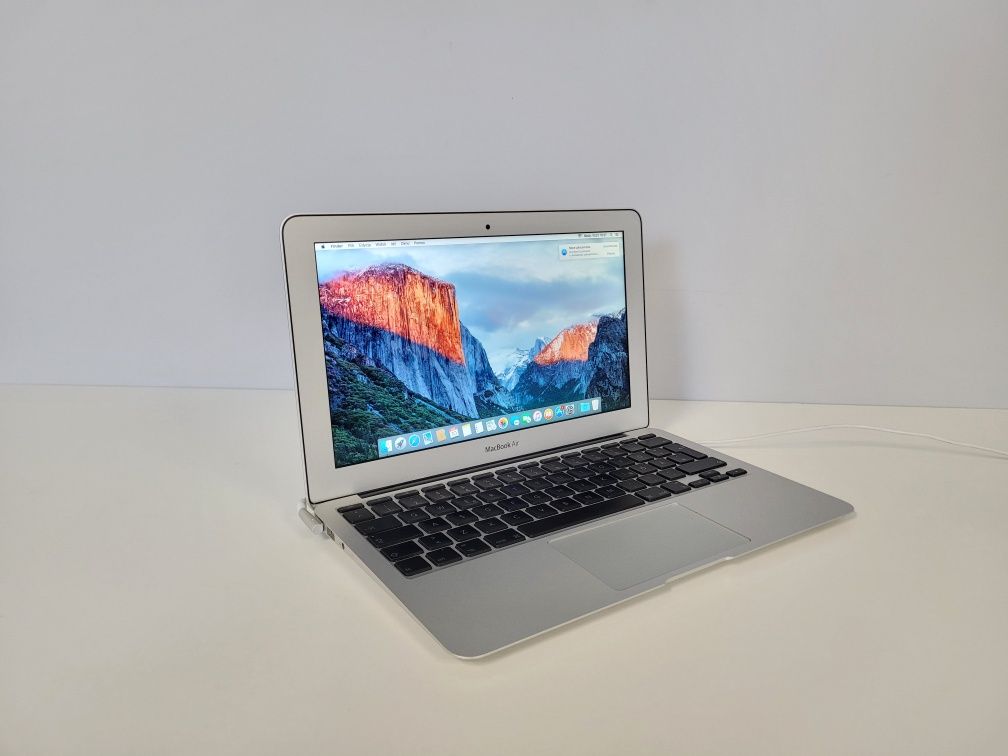 Apple Macbook Air- Intel, 2gb ram, SSD 60gb, Szybki, Poręczny, 11"