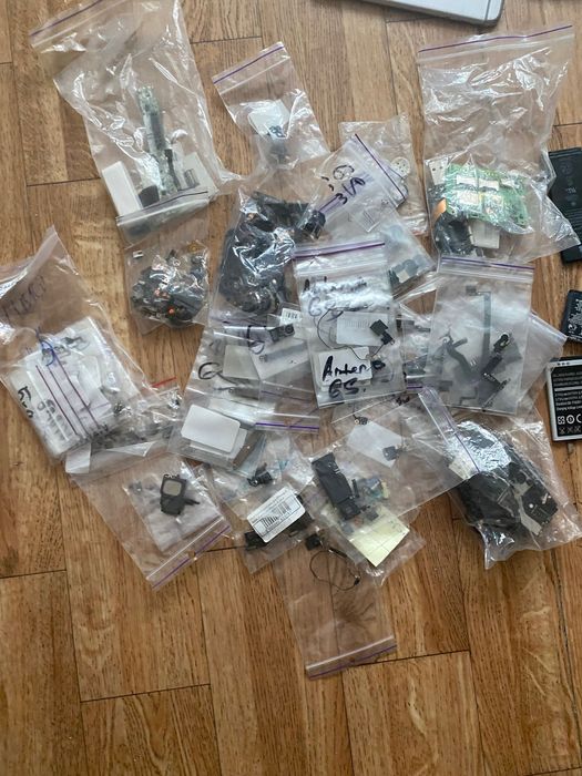 Запчастини до телефонів iPhone. Ціна за все.