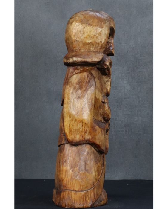 Postać z fajką. Drewno. Sztuka ludowa. Polska. XX wiek.