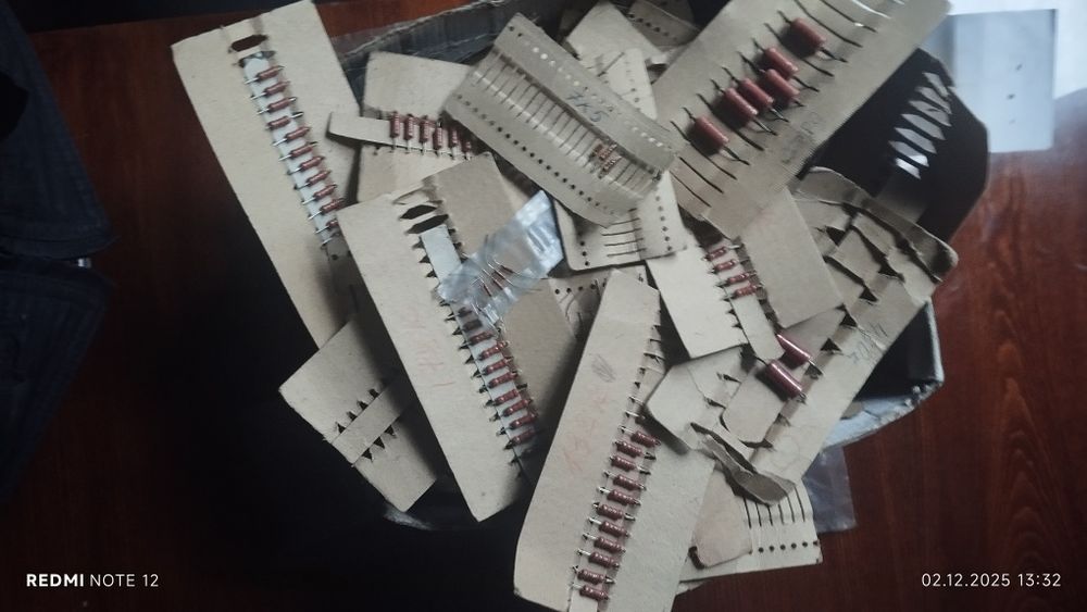 продам набір радіодеталей