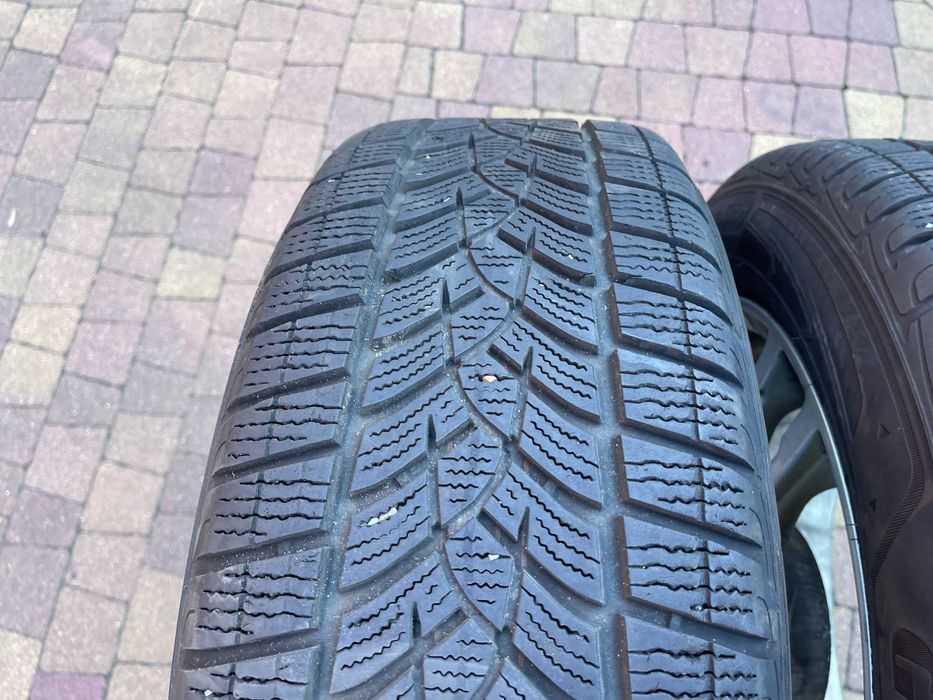 3934. Opony zimowe 215/60/17 Goodyear 6.3mm 2022r cena za 2szt