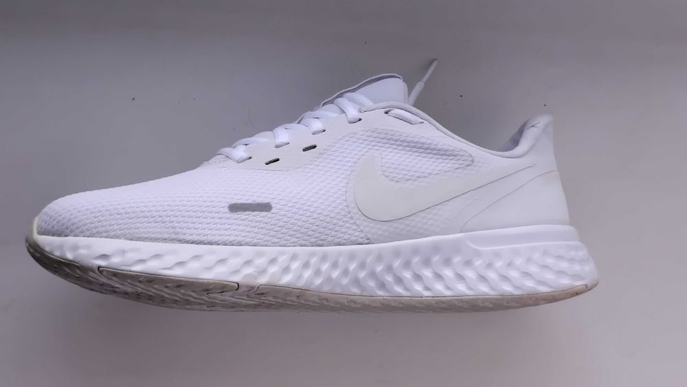 Nike revolution 43р 27,5см кросівки