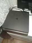 PLAYSTATION 4 SLIM (PS4) + gry oraz jeden pad