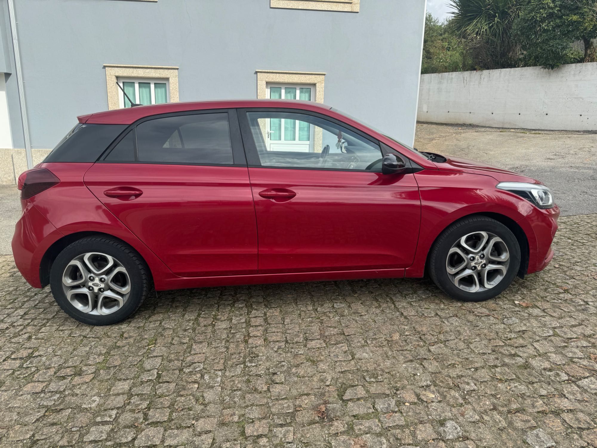 Hyundai I20 2018 em muito bom estado