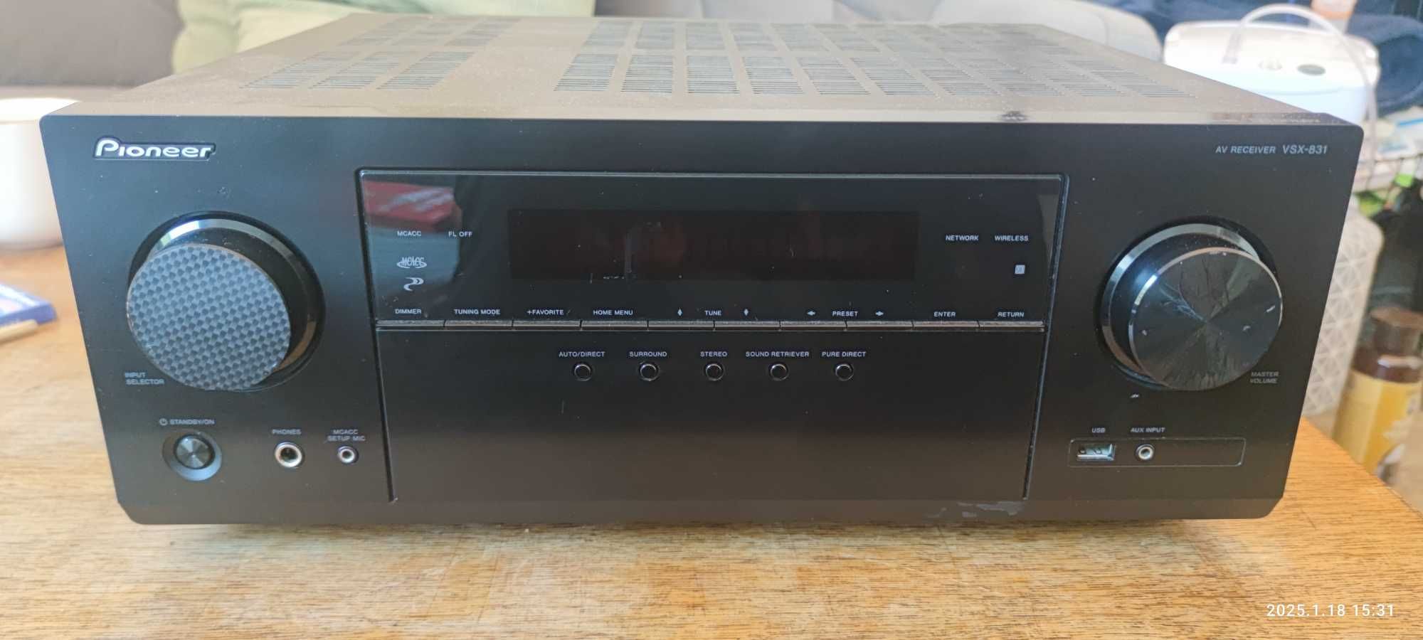 Amplituner Pioneer VSX-831