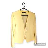 Blazer amarelo manga com pormenor