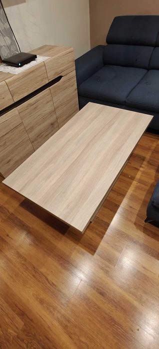 Elegancki Stolik Kawowy - stan BARDZO DOBRY