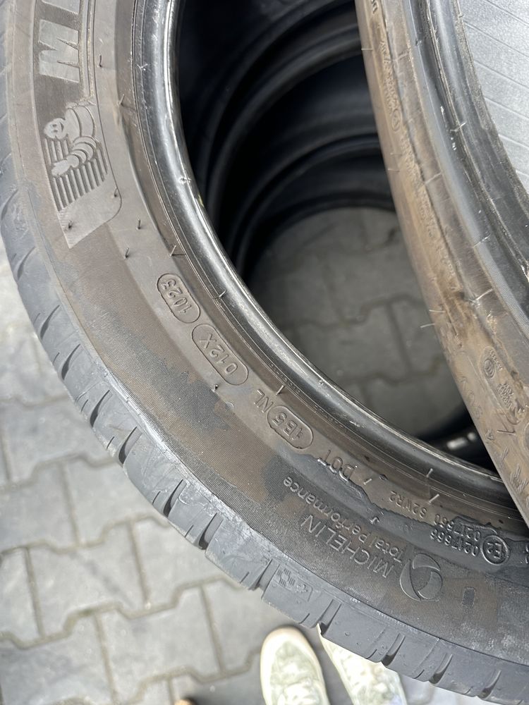 255/45/19 michelin