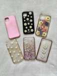 Zestaw 6 case na telefon w kwiatki Iphone 11 marki h&m, sinsay, house