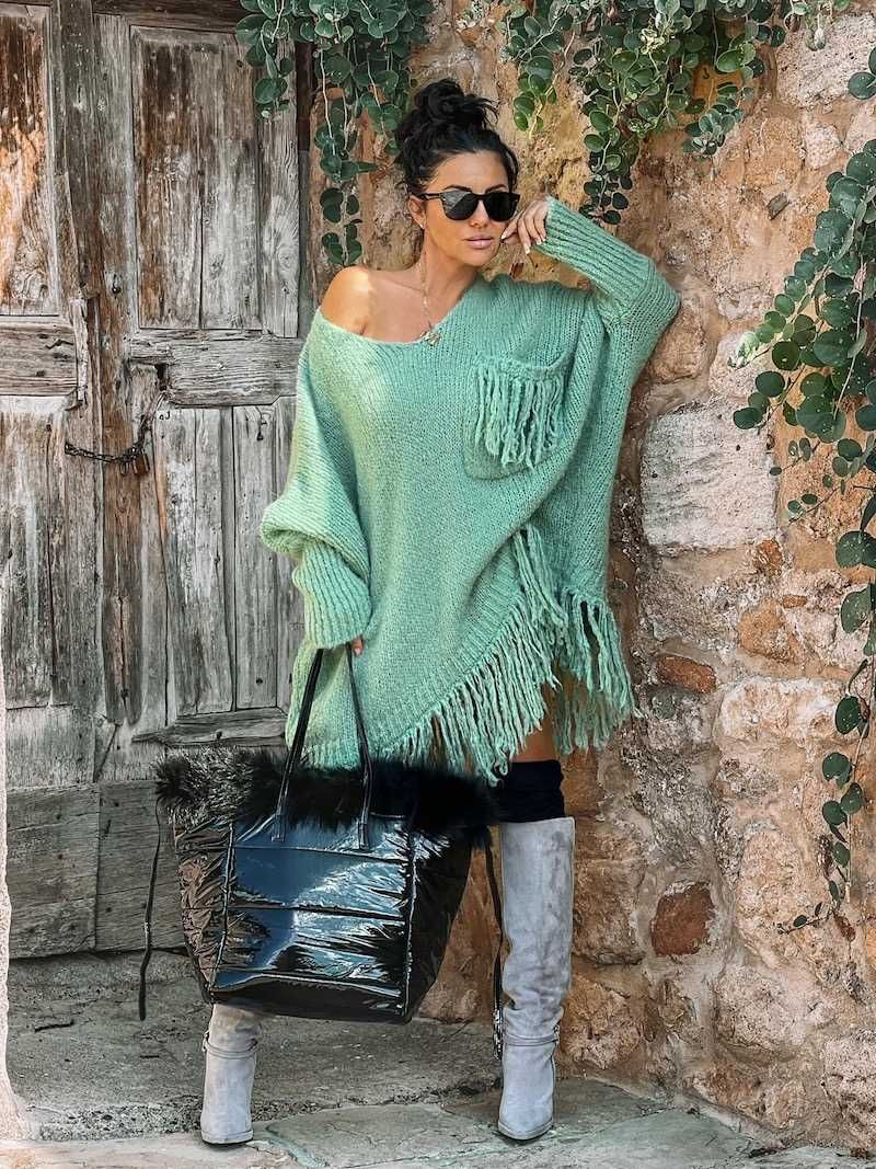 Puszysty sweter z frędzlami Zocco