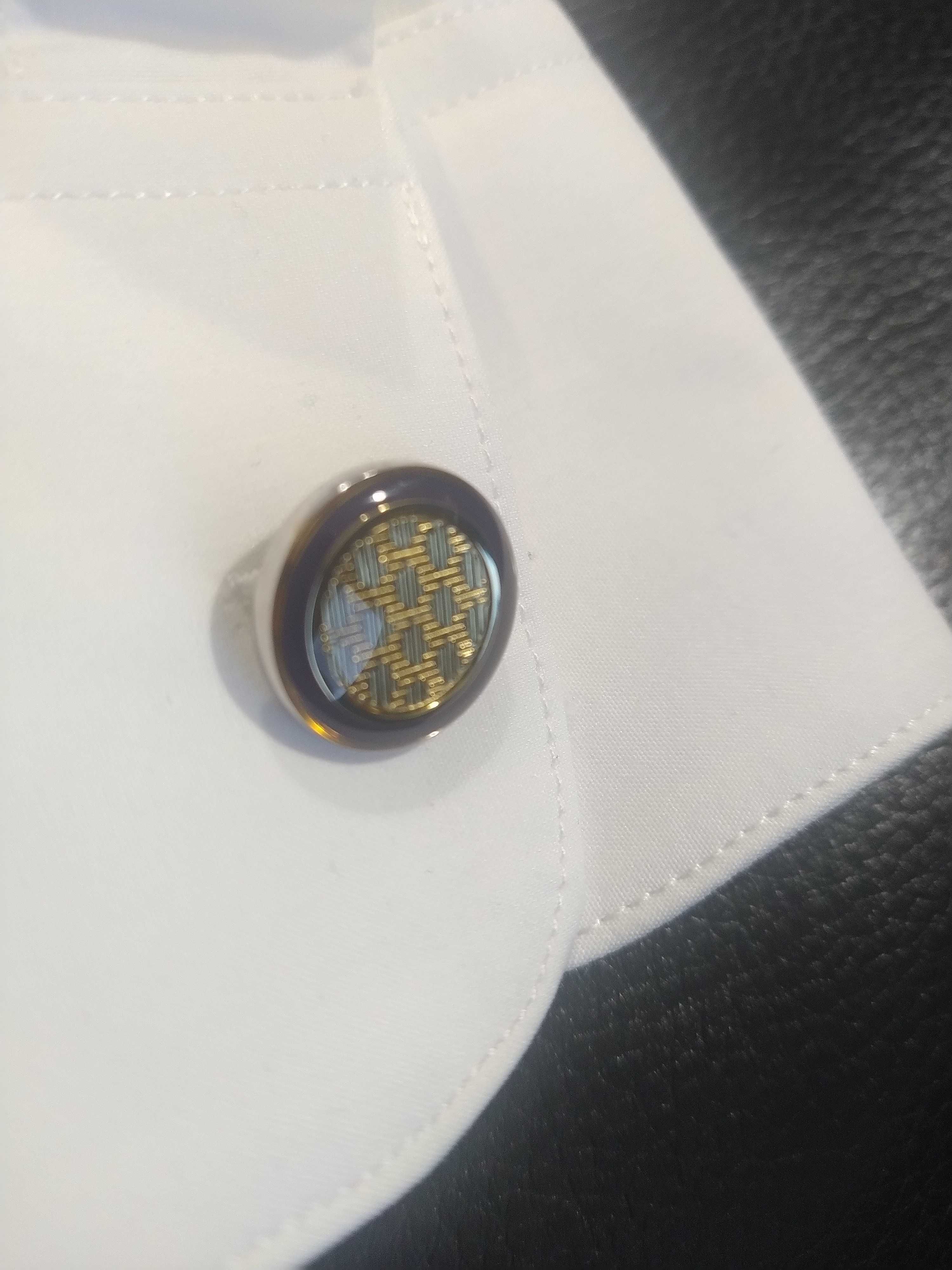 Botões de punho "olho de tigre". Novos com caixa.
