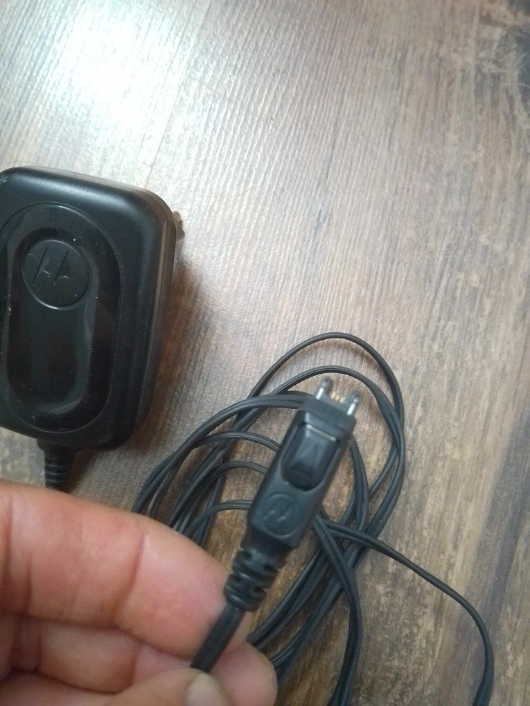 Motorola ładowarka SSW-0622, oryginał 
Wejście (Input): 100V-24