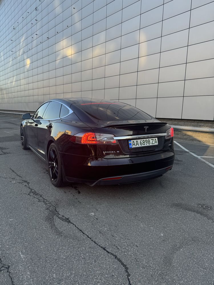 Tesla model S 2015 85kw Повний привід