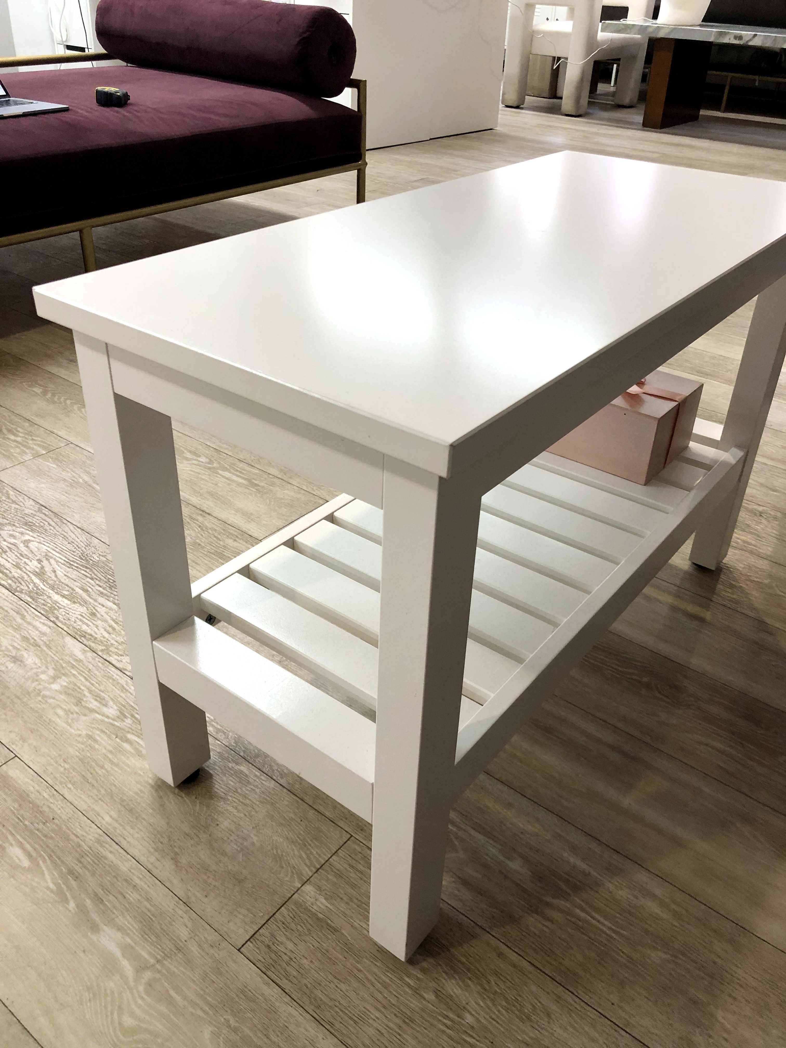 Білий столик IKEA