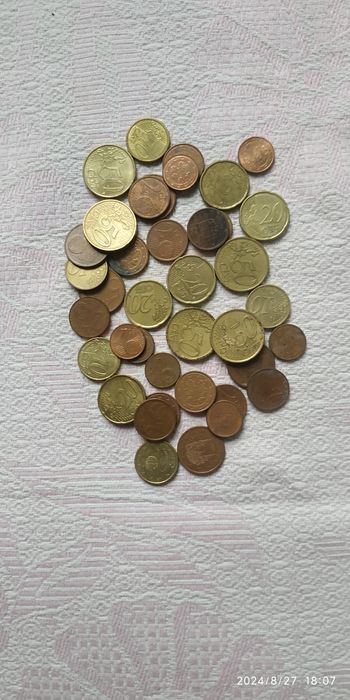 Продам монеты одним лотом.