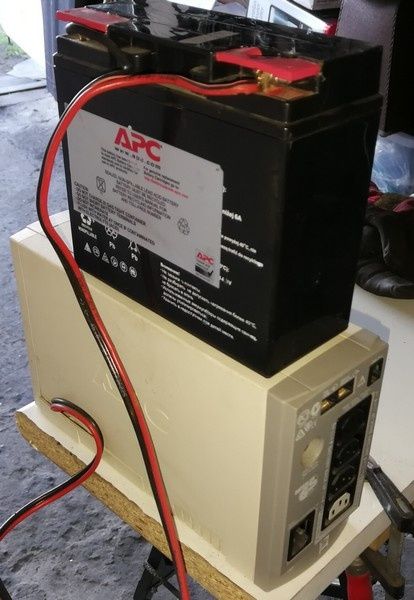 Zasilacz APC Back-UPS 650 W