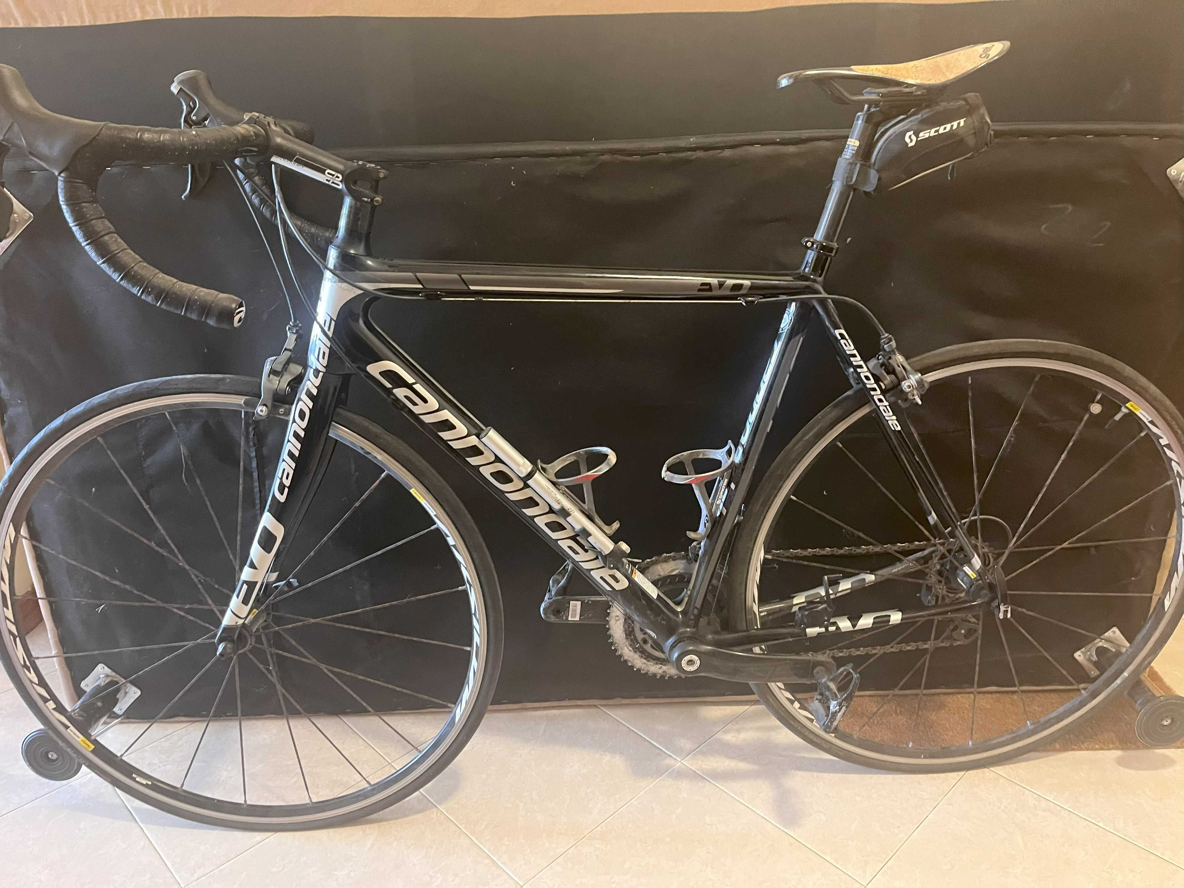 Bicicleta Cannondale Super Six Evo tamanho 54
