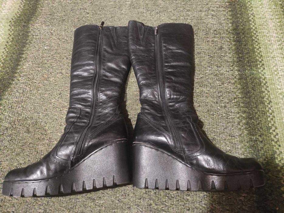 Взуття зимове жіноче