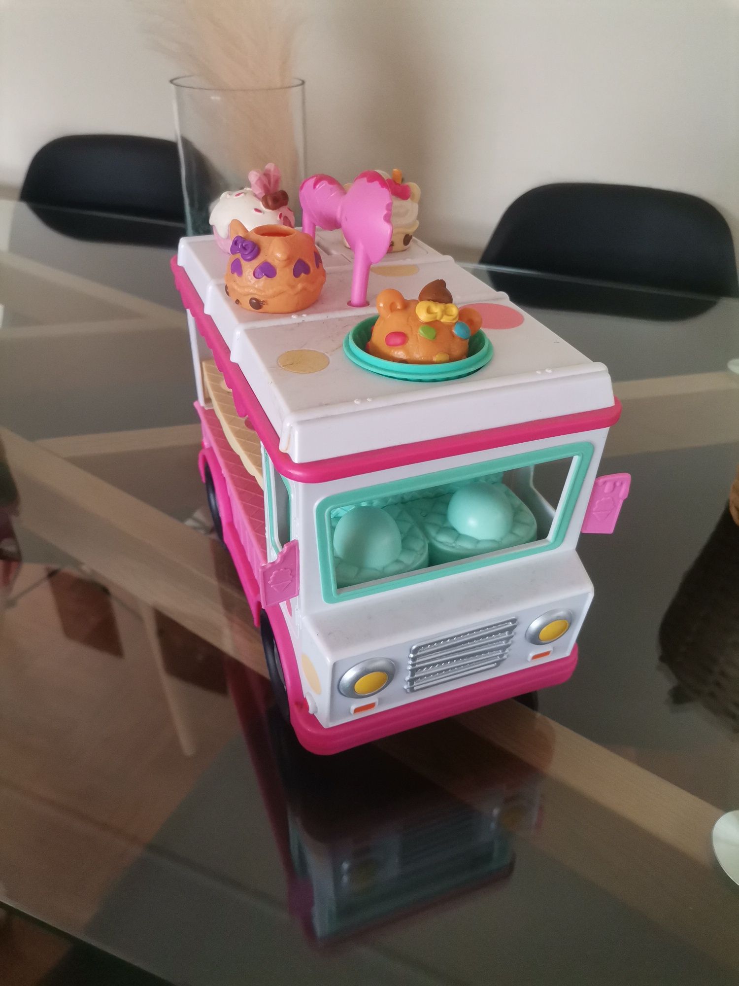 Carrinha de gelados Num Noms