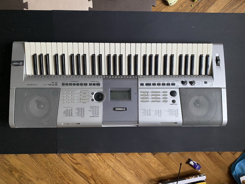 Yamaha PSR-E403 синтезатор