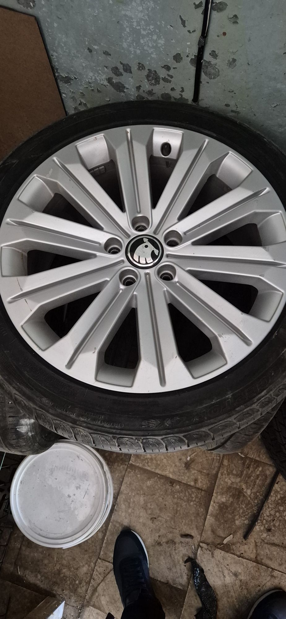 Диски оригінал R18 Volkswagen