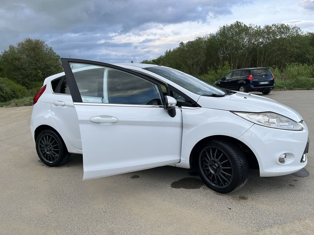 Ford fiesta mk7  1.6 tdci 95 km
