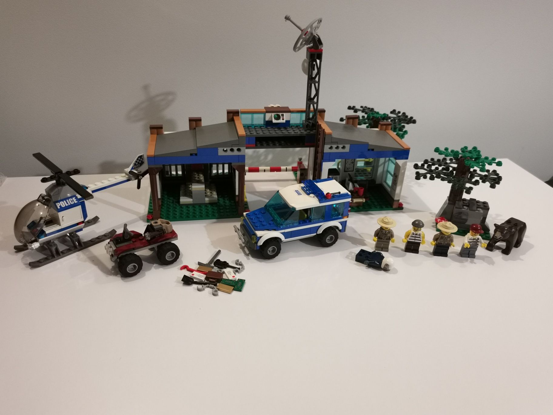 LEGO City 4440 Leśny posterunek policji / Forest Police Station