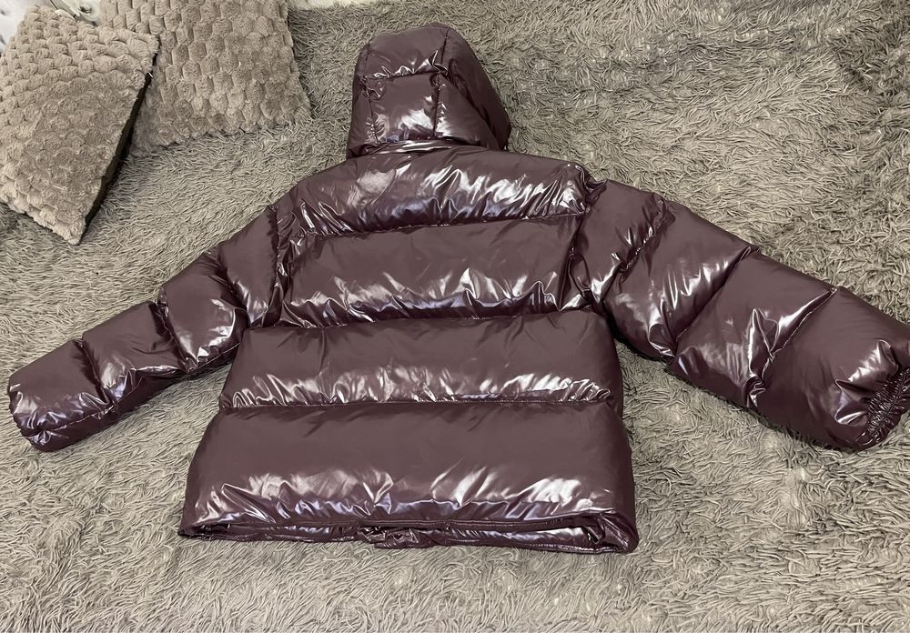 Пуховик лаковий