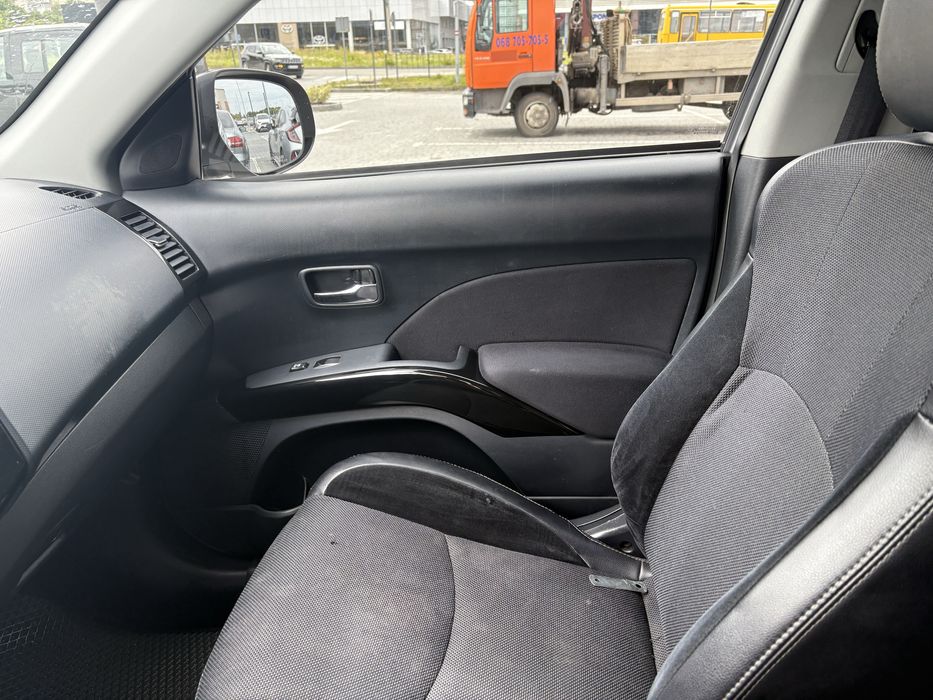 Mitsubishi outlender xl 2011 2.4 бензин, варіатор (автомат)