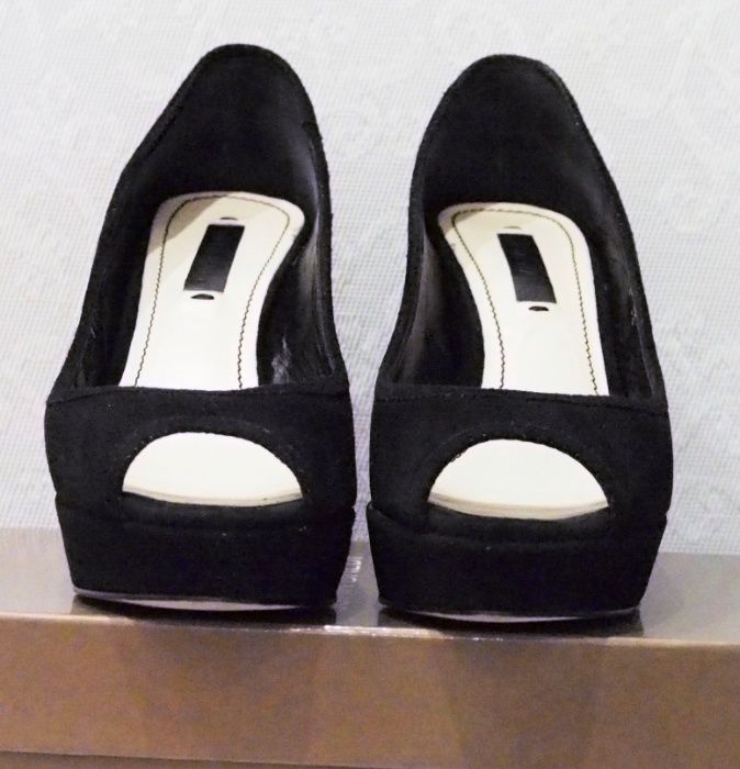 Продам замшевые итальянские туфли SOFIA BALDI