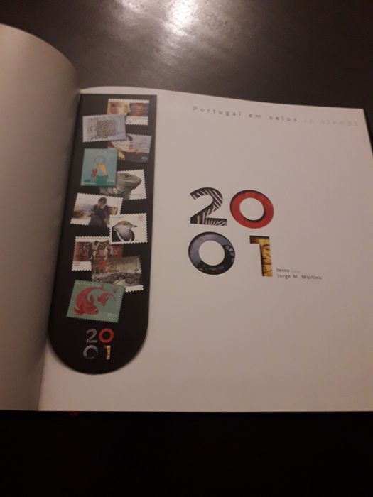 Livro Portugal em selos 2001
