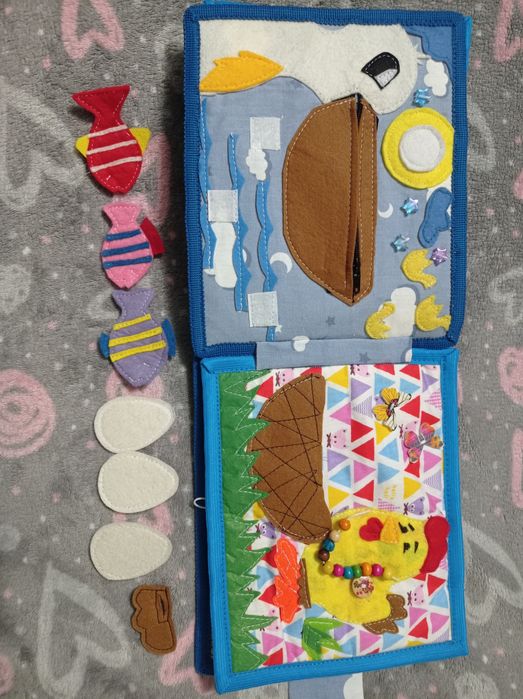 Розвиваюча книга з фетру.
