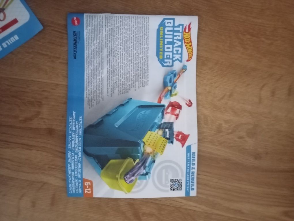 Pista hot wheels com caixa