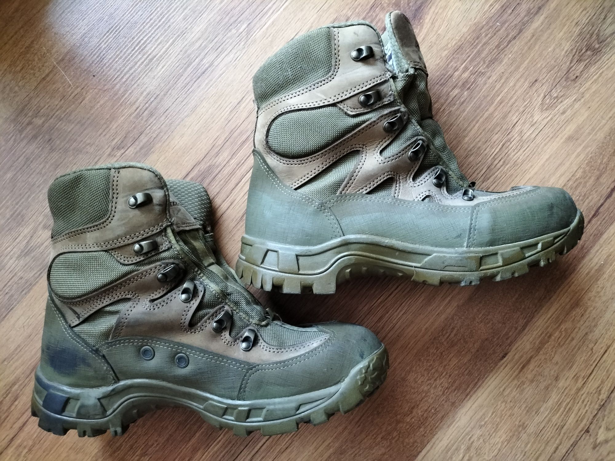 Buty Wellco M760 Combat Hiker 8W (EUR 41) - kontrakt - uszkodzone