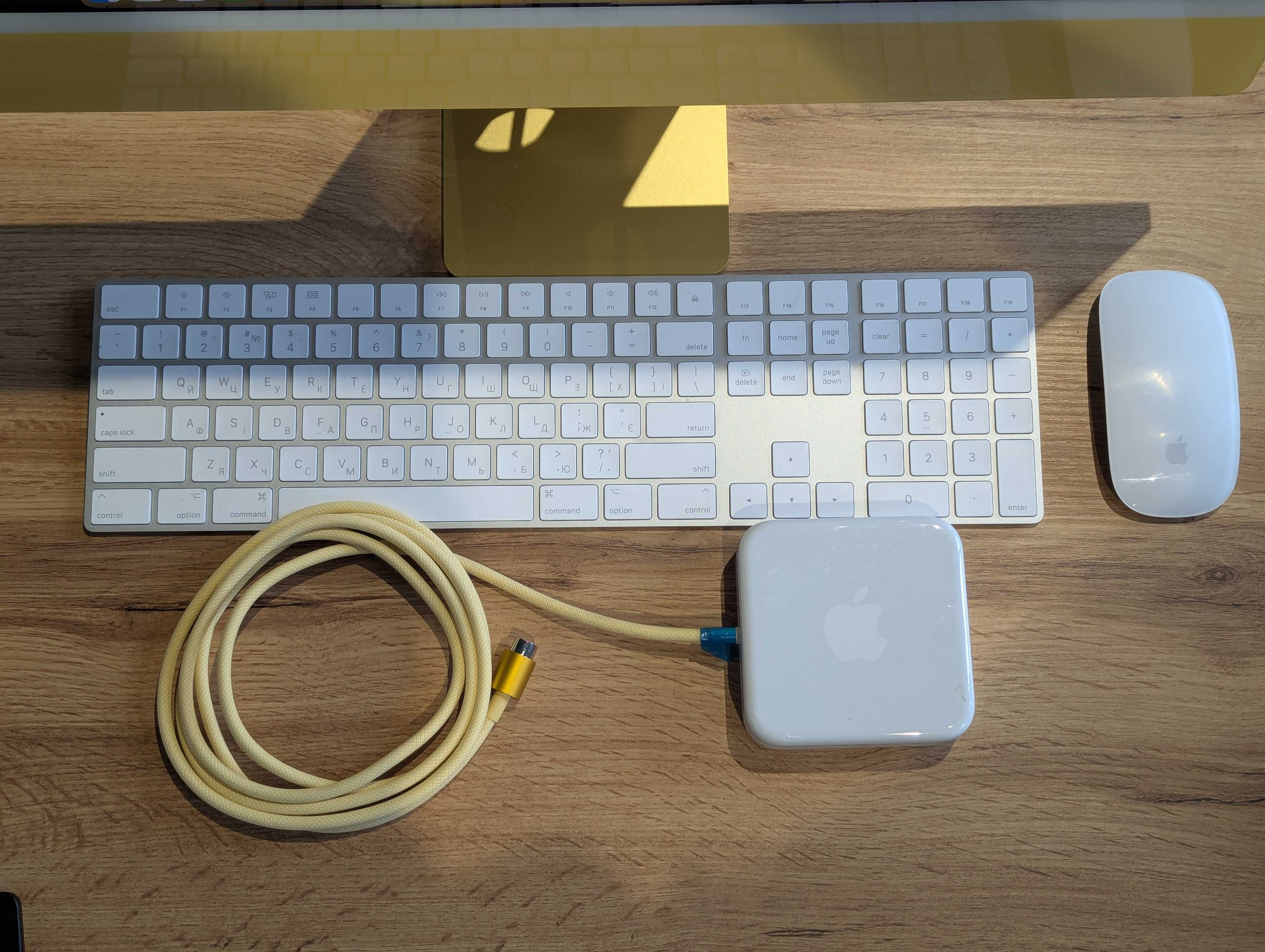 Imac 24 2021 m1 8/256gb 8/8gpu 4 Thunderbolt !! Гарантія 30 днів !!