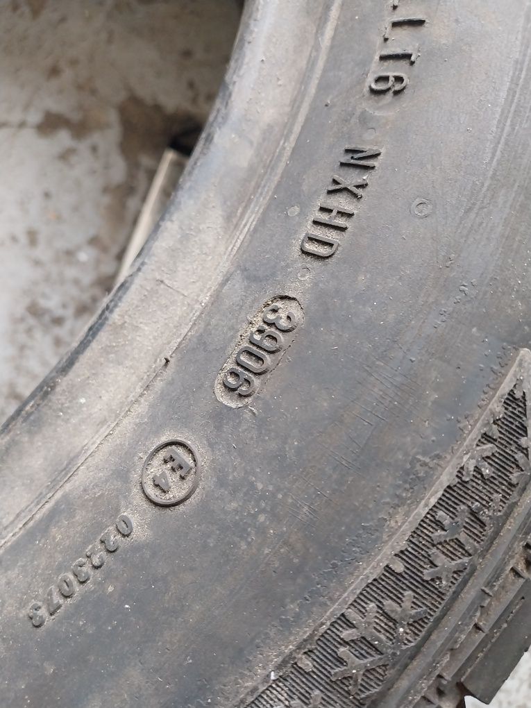 Opona Zimowa Continental 215/60R16 99H